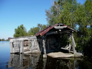 Atchafalaya houseboat &copy; J. Pretty