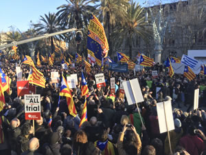 40,000 people demonstrate in support of former President Mas, 6 February 2017 &copy; Krystyna Schreiber