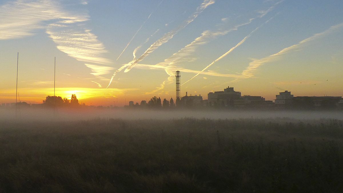 Wormwood Scrubs at dawn &copy; David Lindo
